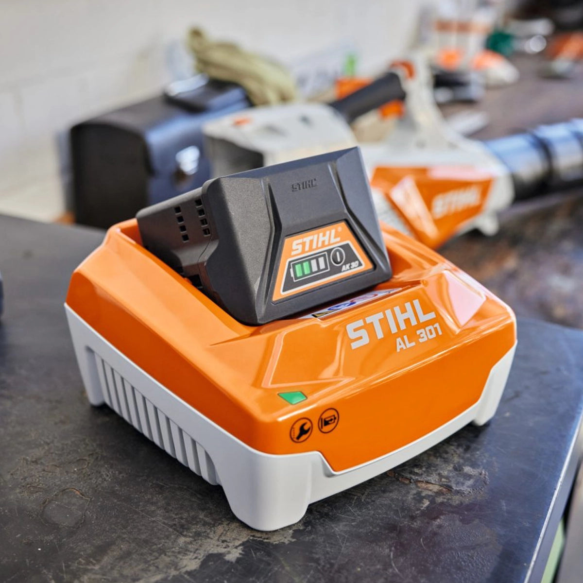STIHL AL 301 Quick Battery Charger