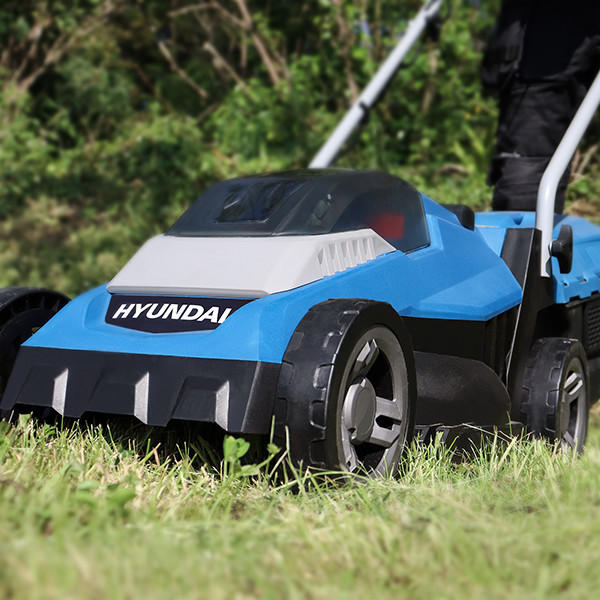Hyundai HYM40LI330P 32cm 40V Cordless Lawn Mower Kit